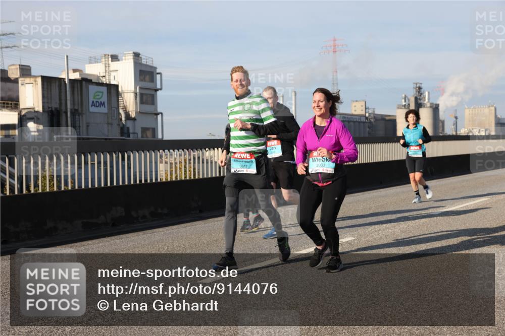03.10.2025 - Köhlbrandbrückenlauf Lena Gebhardt http://msf.ph/oto/9144076 03.10.2025 10:01:50 Position 2 3617, 2016, 2033 meine-sportfotos.de