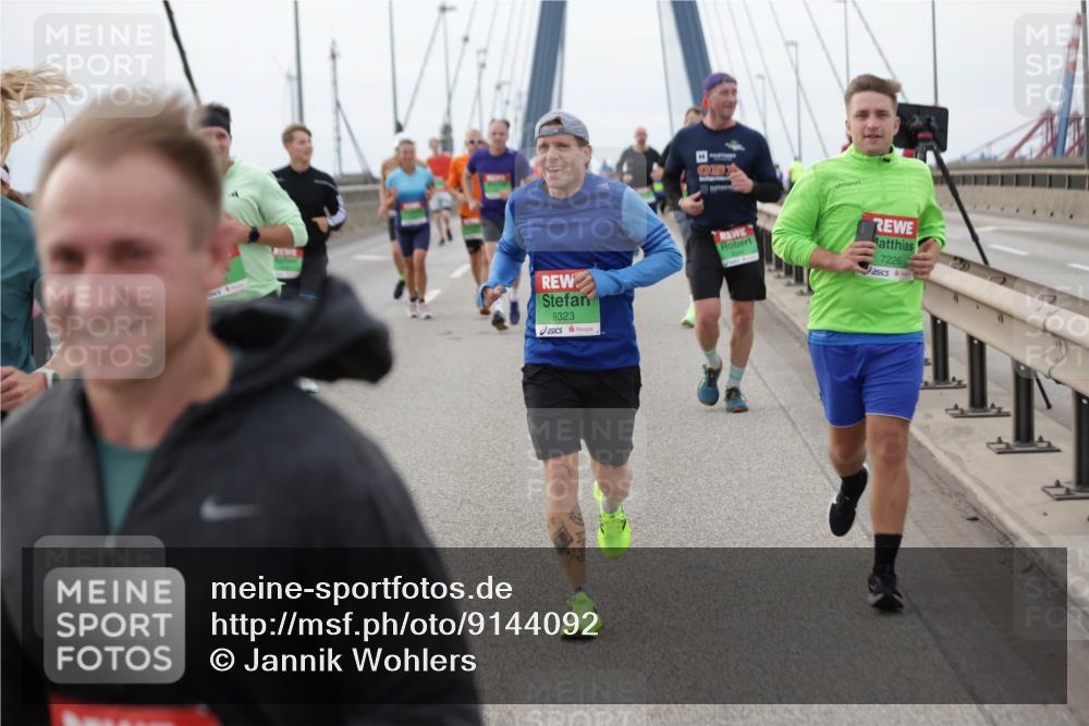 03.10.2025 - Köhlbrandbrückenlauf Jannik Wohlers http://msf.ph/oto/9144092 03.10.2025 15:45:25 Position 1 9323, 7226 meine-sportfotos.de