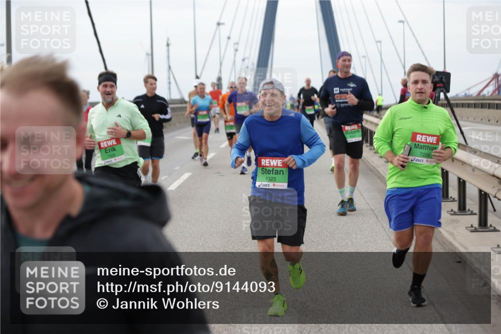 03.10.2025 - Köhlbrandbrückenlauf Jannik Wohlers http://msf.ph/oto/9144093 03.10.2025 15:45:25 Position 1 7528, 9323, 7226 meine-sportfotos.de