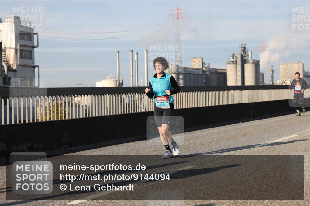 03.10.2025 - Köhlbrandbrückenlauf Lena Gebhardt http://msf.ph/oto/9144094 03.10.2025 10:01:52 Position 2 2119 meine-sportfotos.de