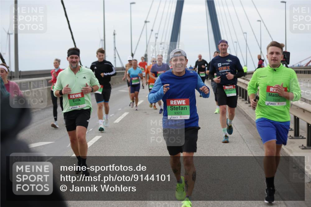 03.10.2025 - Köhlbrandbrückenlauf Jannik Wohlers http://msf.ph/oto/9144101 03.10.2025 15:45:25 Position 1 7528, 9323, 7226 meine-sportfotos.de