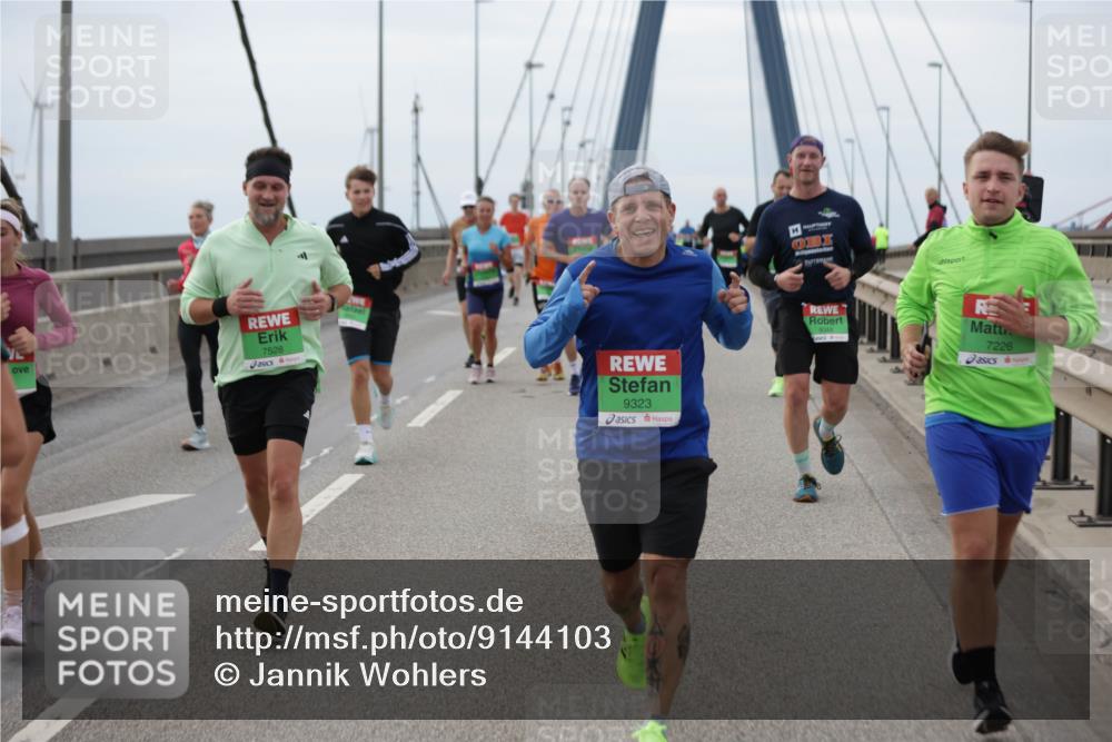03.10.2025 - Köhlbrandbrückenlauf Jannik Wohlers http://msf.ph/oto/9144103 03.10.2025 15:45:25 Position 1 7528, 9323, 7226 meine-sportfotos.de