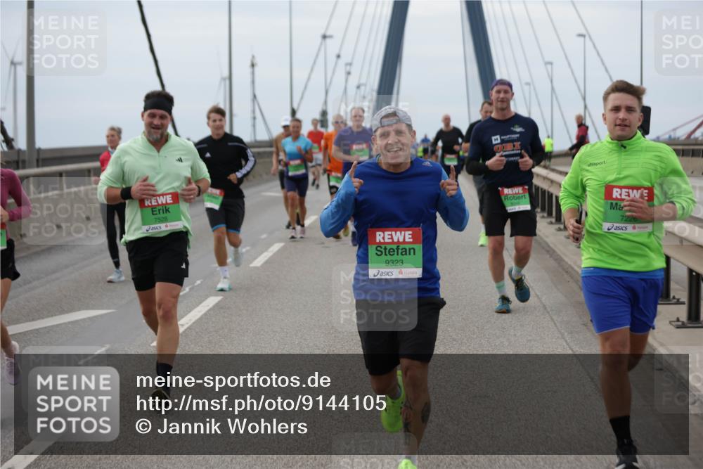 03.10.2025 - Köhlbrandbrückenlauf Jannik Wohlers http://msf.ph/oto/9144105 03.10.2025 15:45:25 Position 1 7528, 9323, 7226 meine-sportfotos.de