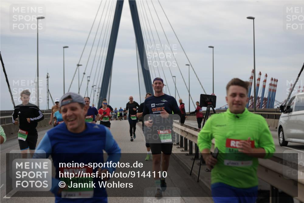 03.10.2025 - Köhlbrandbrückenlauf Jannik Wohlers http://msf.ph/oto/9144110 03.10.2025 15:45:26 Position 1 0323, 9348 meine-sportfotos.de