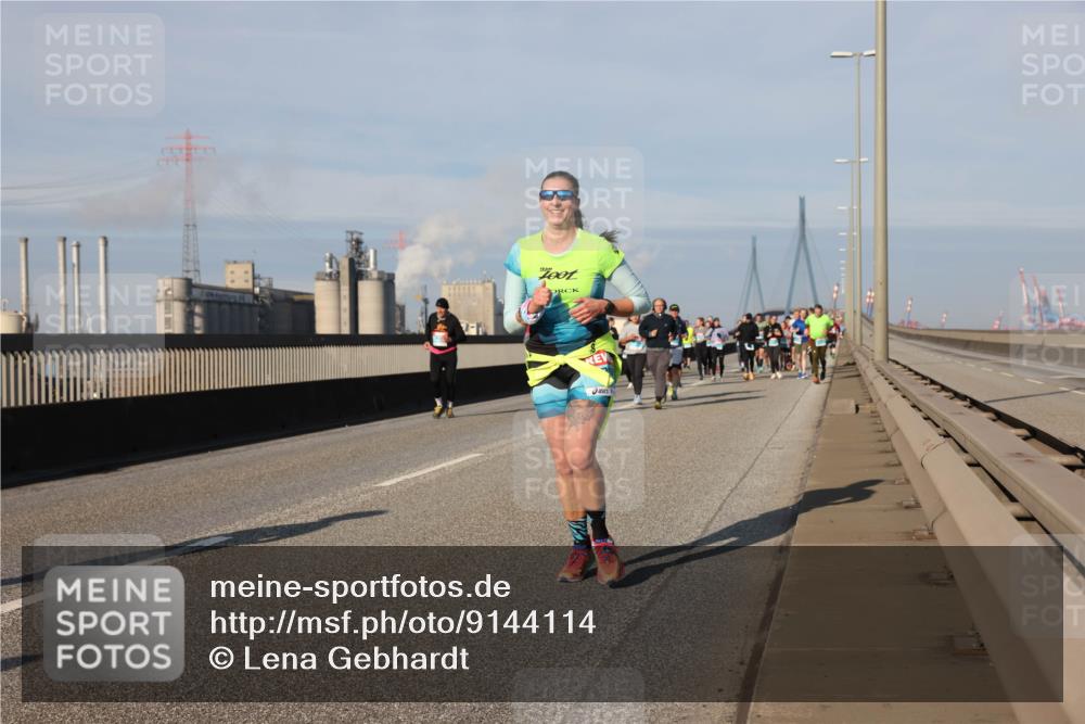03.10.2025 - Köhlbrandbrückenlauf Lena Gebhardt http://msf.ph/oto/9144114 03.10.2025 10:01:53 Position 2  meine-sportfotos.de