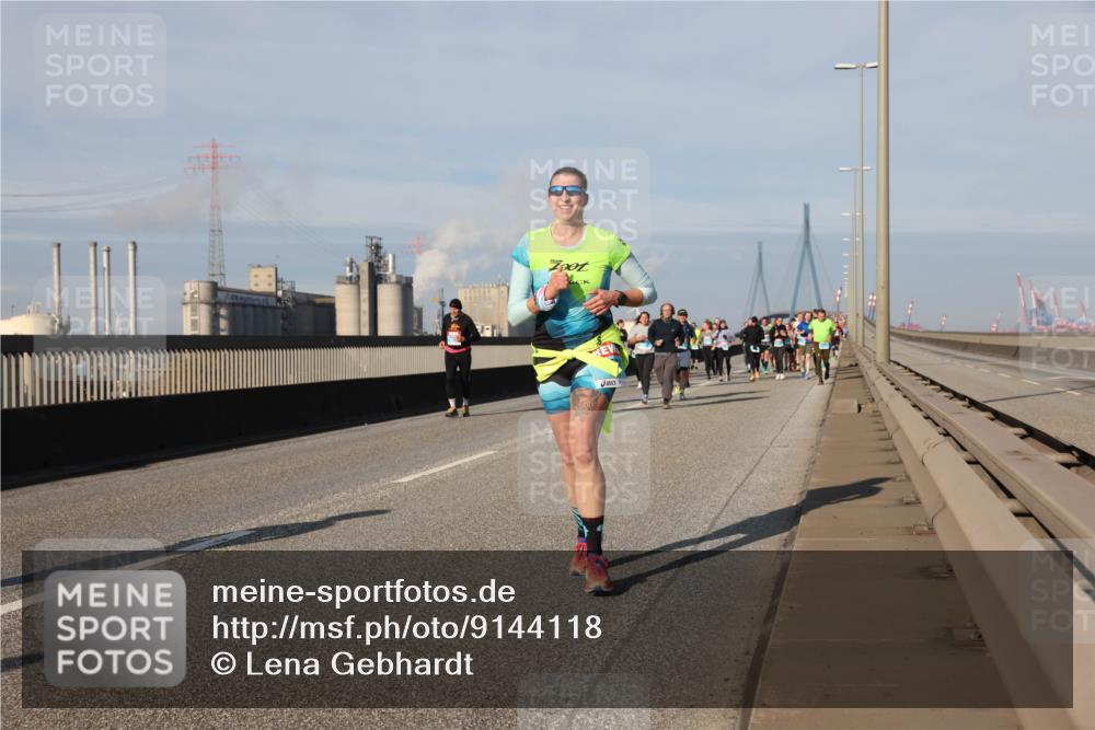 03.10.2025 - Köhlbrandbrückenlauf Lena Gebhardt http://msf.ph/oto/9144118 03.10.2025 10:01:53 Position 2  meine-sportfotos.de