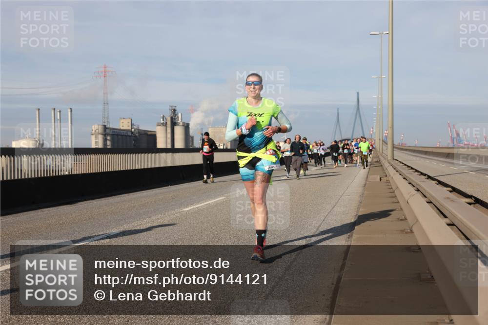 03.10.2025 - Köhlbrandbrückenlauf Lena Gebhardt http://msf.ph/oto/9144121 03.10.2025 10:01:53 Position 2  meine-sportfotos.de