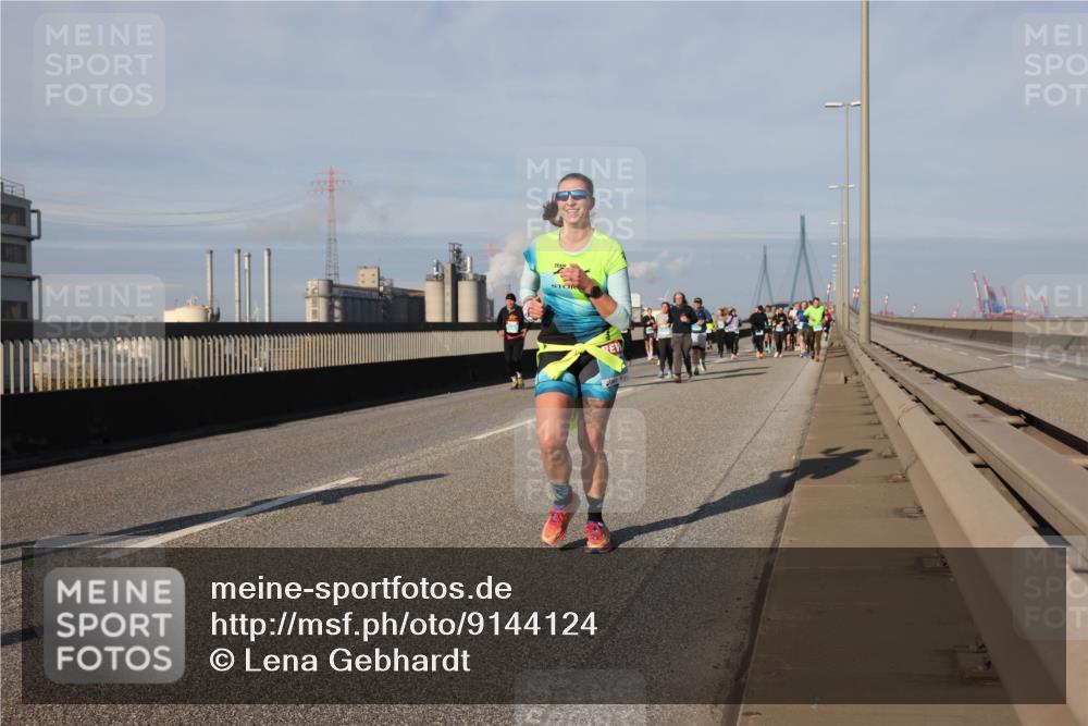 03.10.2025 - Köhlbrandbrückenlauf Lena Gebhardt http://msf.ph/oto/9144124 03.10.2025 10:01:53 Position 2  meine-sportfotos.de