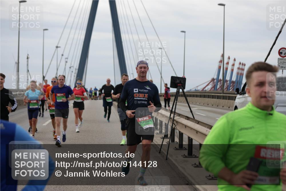 03.10.2025 - Köhlbrandbrückenlauf Jannik Wohlers http://msf.ph/oto/9144128 03.10.2025 15:45:26 Position 1 9348, 50, 300 meine-sportfotos.de