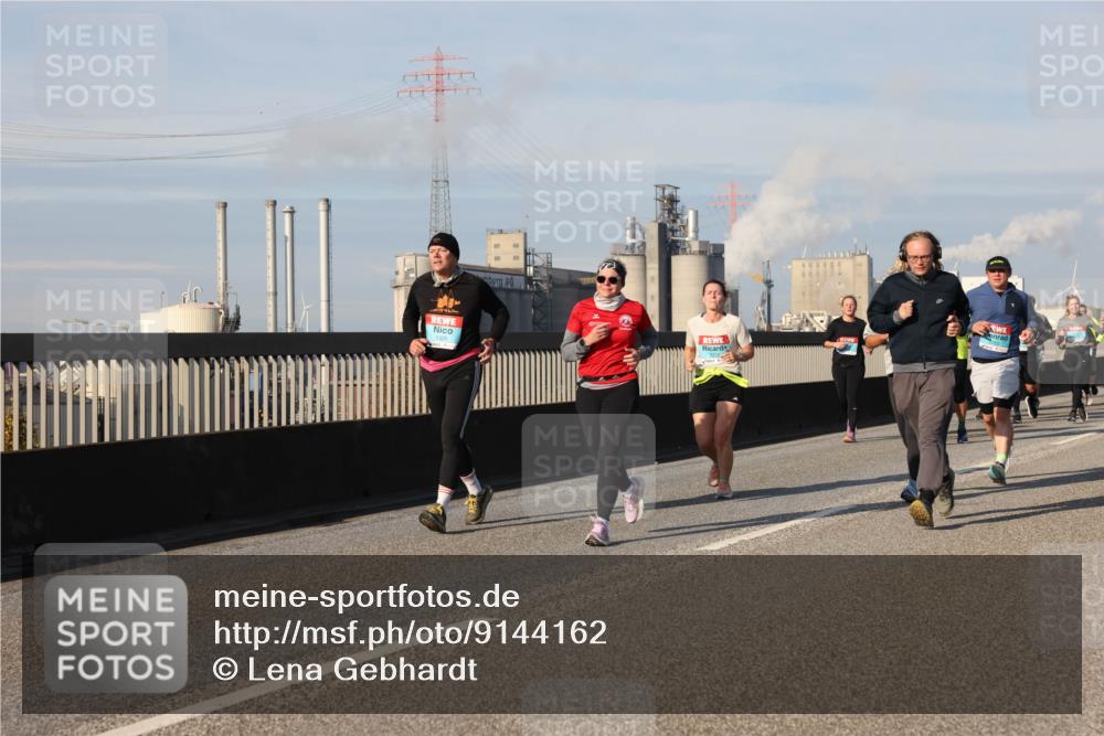 03.10.2025 - Köhlbrandbrückenlauf Lena Gebhardt http://msf.ph/oto/9144162 03.10.2025 10:01:57 Position 2  meine-sportfotos.de