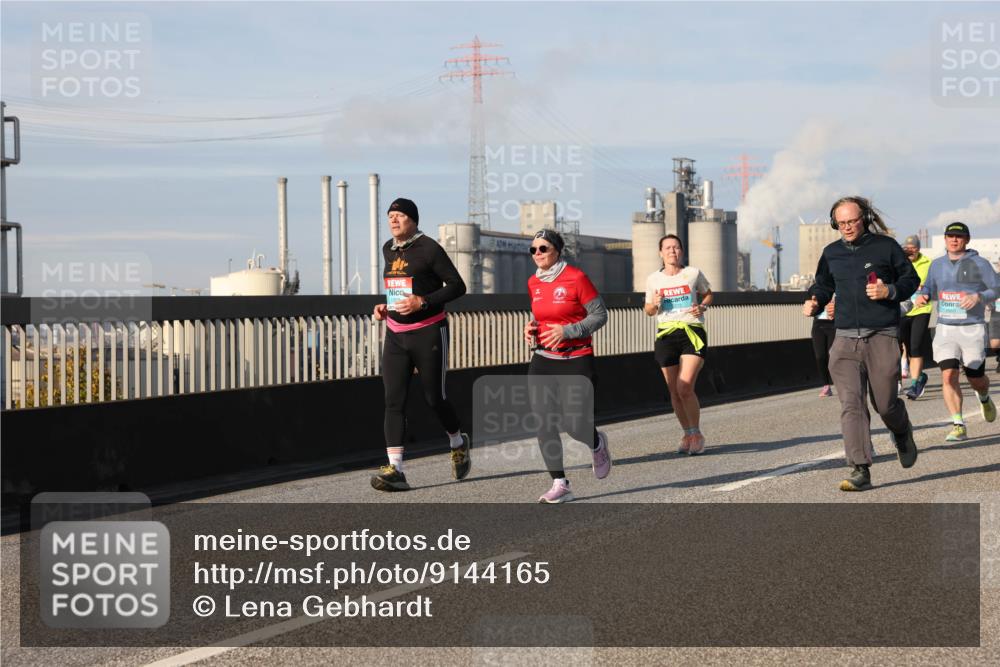 03.10.2025 - Köhlbrandbrückenlauf Lena Gebhardt http://msf.ph/oto/9144165 03.10.2025 10:01:57 Position 2  meine-sportfotos.de