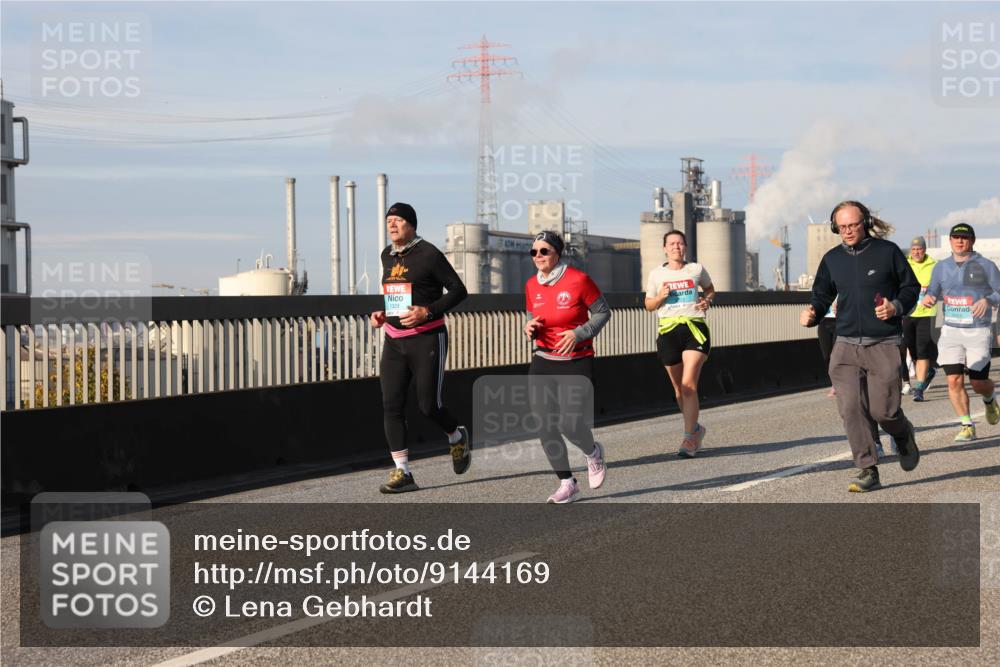 03.10.2025 - Köhlbrandbrückenlauf Lena Gebhardt http://msf.ph/oto/9144169 03.10.2025 10:01:57 Position 2 1329 meine-sportfotos.de