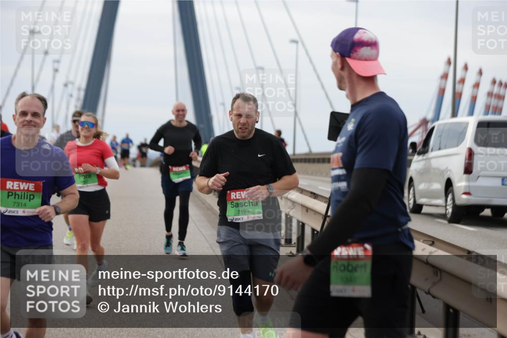 03.10.2025 - Köhlbrandbrückenlauf Jannik Wohlers http://msf.ph/oto/9144170 03.10.2025 15:45:28 Position 1 7314, 7196, 9348 meine-sportfotos.de