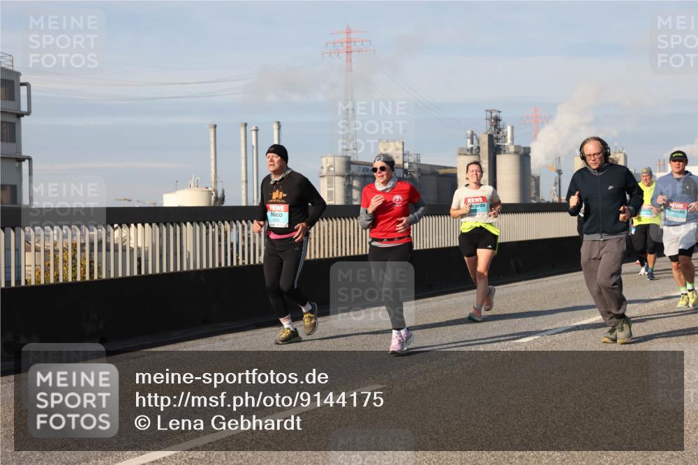 03.10.2025 - Köhlbrandbrückenlauf Lena Gebhardt http://msf.ph/oto/9144175 03.10.2025 10:01:57 Position 2  meine-sportfotos.de