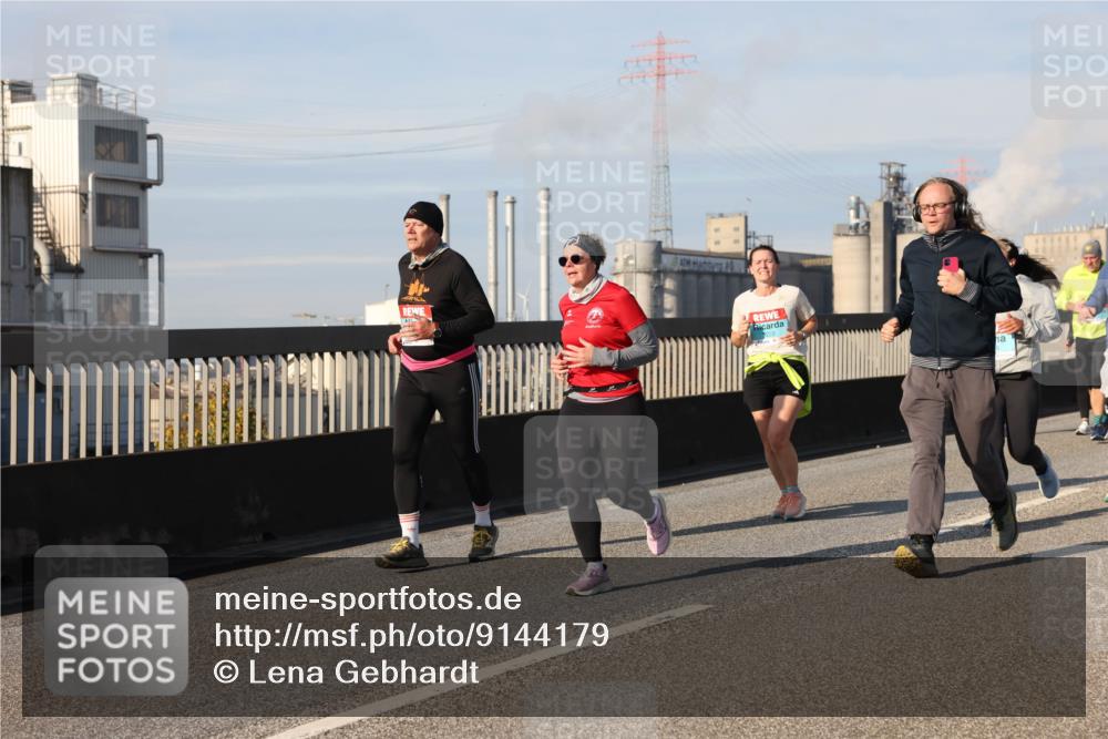 03.10.2025 - Köhlbrandbrückenlauf Lena Gebhardt http://msf.ph/oto/9144179 03.10.2025 10:01:58 Position 2  meine-sportfotos.de