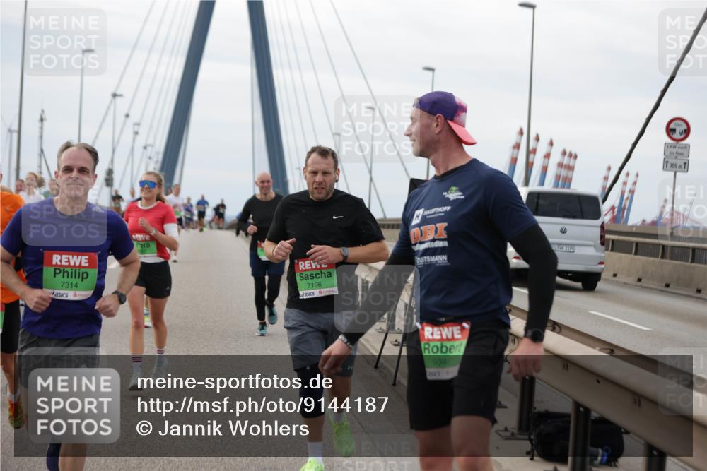 03.10.2025 - Köhlbrandbrückenlauf Jannik Wohlers http://msf.ph/oto/9144187 03.10.2025 15:45:29 Position 1 7314, 7196, 9348, 1300 meine-sportfotos.de