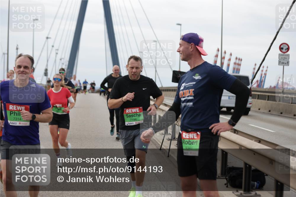 03.10.2025 - Köhlbrandbrückenlauf Jannik Wohlers http://msf.ph/oto/9144193 03.10.2025 15:45:29 Position 1 7314, 7196, 9348, 1300 meine-sportfotos.de