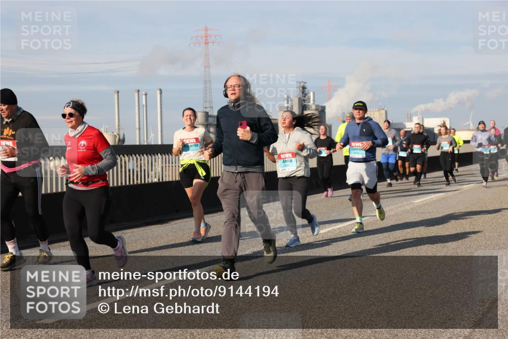 03.10.2025 - Köhlbrandbrückenlauf Lena Gebhardt http://msf.ph/oto/9144194 03.10.2025 10:01:59 Position 2 2053 meine-sportfotos.de
