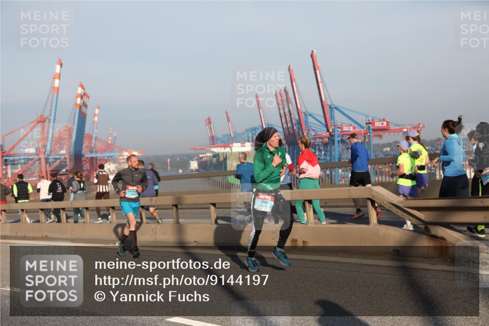 03.10.2025 - Köhlbrandbrückenlauf Yannick Fuchs http://msf.ph/oto/9144197 03.10.2025 08:32:08 Position 2 1187 meine-sportfotos.de