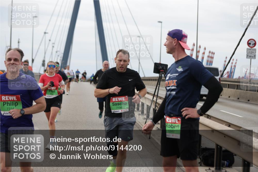03.10.2025 - Köhlbrandbrückenlauf Jannik Wohlers http://msf.ph/oto/9144200 03.10.2025 15:45:29 Position 1 7314, 7196, 9348, 1300, 1 meine-sportfotos.de