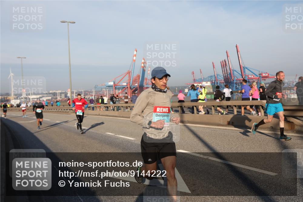 03.10.2025 - Köhlbrandbrückenlauf Yannick Fuchs http://msf.ph/oto/9144222 03.10.2025 08:32:10 Position 2 1007 meine-sportfotos.de
