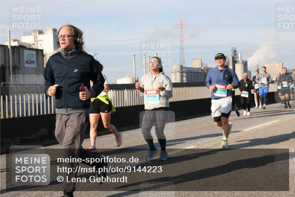 03.10.2025 - Köhlbrandbrückenlauf Lena Gebhardt http://msf.ph/oto/9144223 03.10.2025 10:02:00 Position 2 2456, 2053 meine-sportfotos.de