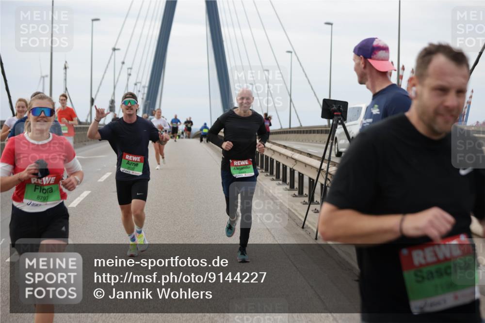 03.10.2025 - Köhlbrandbrückenlauf Jannik Wohlers http://msf.ph/oto/9144227 03.10.2025 15:45:31 Position 1 8797, 9020, 7196 meine-sportfotos.de