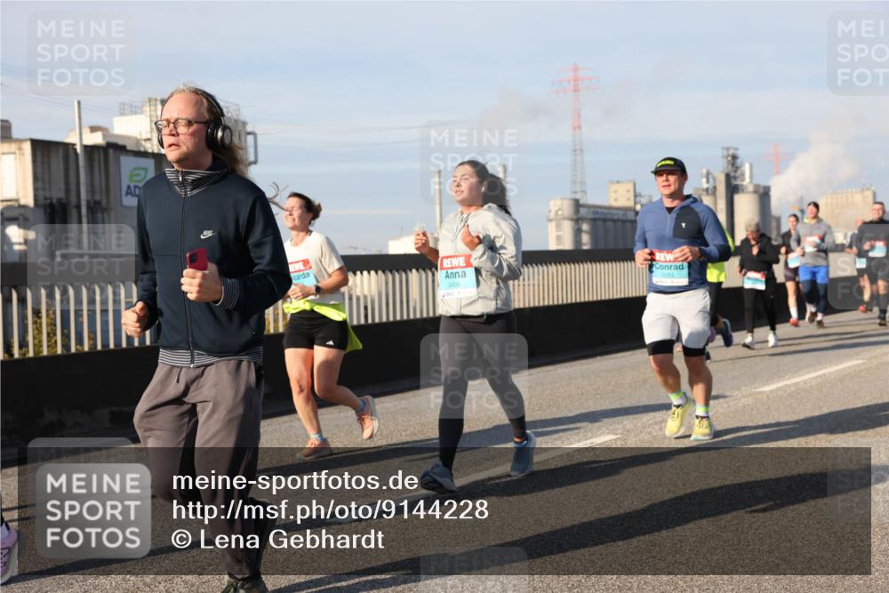 03.10.2025 - Köhlbrandbrückenlauf Lena Gebhardt http://msf.ph/oto/9144228 03.10.2025 10:02:00 Position 2 2456, 2053 meine-sportfotos.de