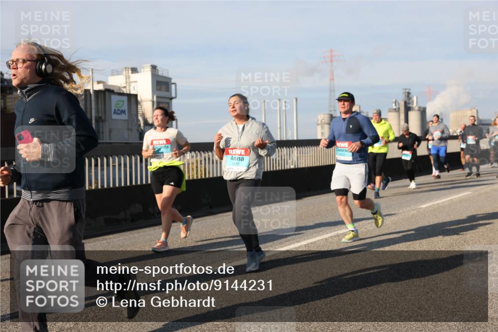 03.10.2025 - Köhlbrandbrückenlauf Lena Gebhardt http://msf.ph/oto/9144231 03.10.2025 10:02:00 Position 2 2456 meine-sportfotos.de