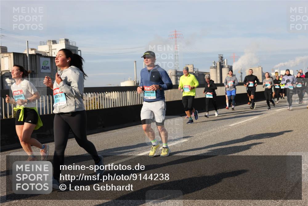 03.10.2025 - Köhlbrandbrückenlauf Lena Gebhardt http://msf.ph/oto/9144238 03.10.2025 10:02:01 Position 2 2456, 2053 meine-sportfotos.de