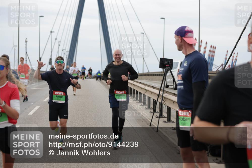 03.10.2025 - Köhlbrandbrückenlauf Jannik Wohlers http://msf.ph/oto/9144239 03.10.2025 15:45:31 Position 1 9020, 9349, 1348, 19 meine-sportfotos.de