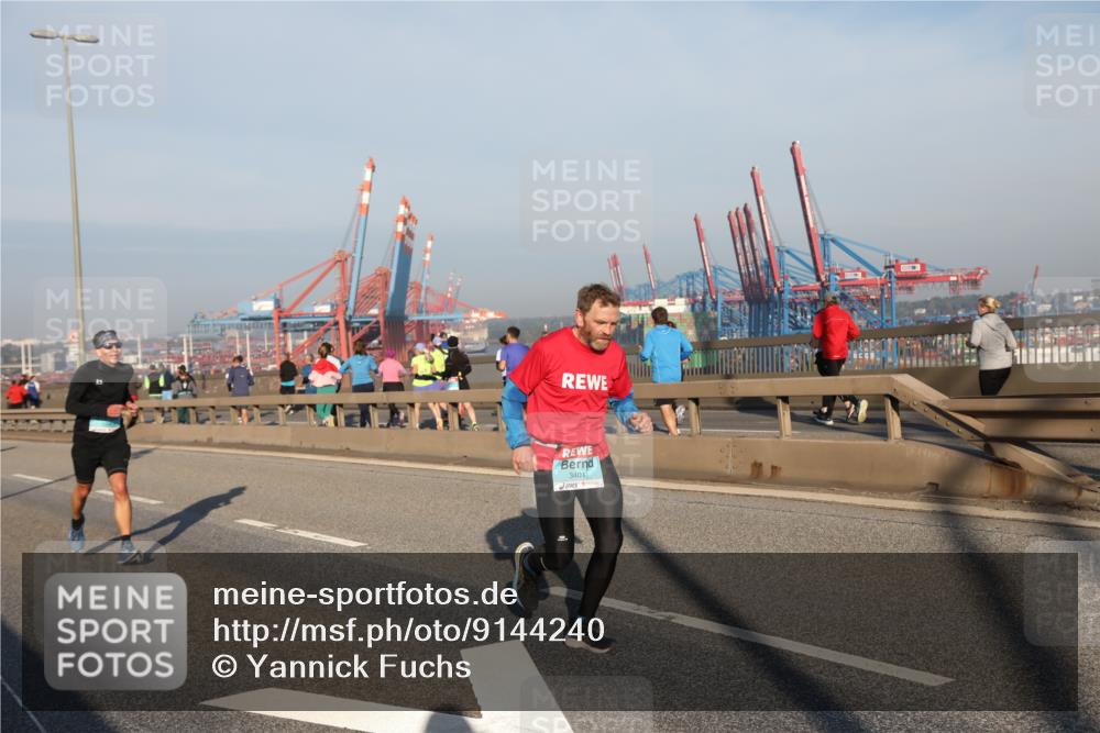 03.10.2025 - Köhlbrandbrückenlauf Yannick Fuchs http://msf.ph/oto/9144240 03.10.2025 08:32:12 Position 2 3401 meine-sportfotos.de