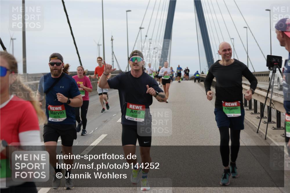 03.10.2025 - Köhlbrandbrückenlauf Jannik Wohlers http://msf.ph/oto/9144252 03.10.2025 15:45:32 Position 1 9019, 9020, 9349 meine-sportfotos.de