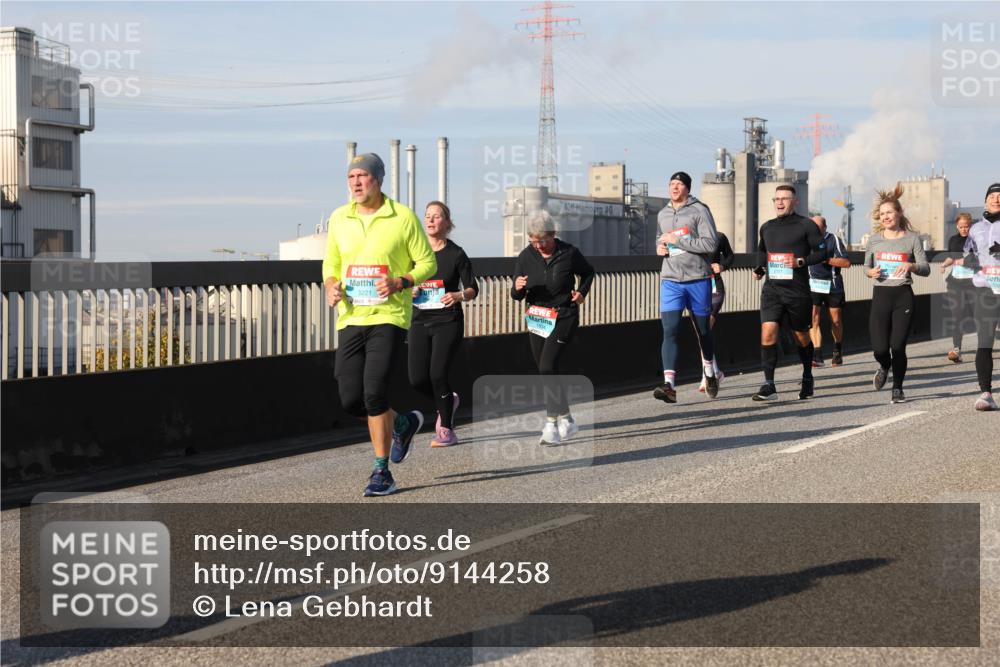 03.10.2025 - Köhlbrandbrückenlauf Lena Gebhardt http://msf.ph/oto/9144258 03.10.2025 10:02:02 Position 2 3221, 1934 meine-sportfotos.de