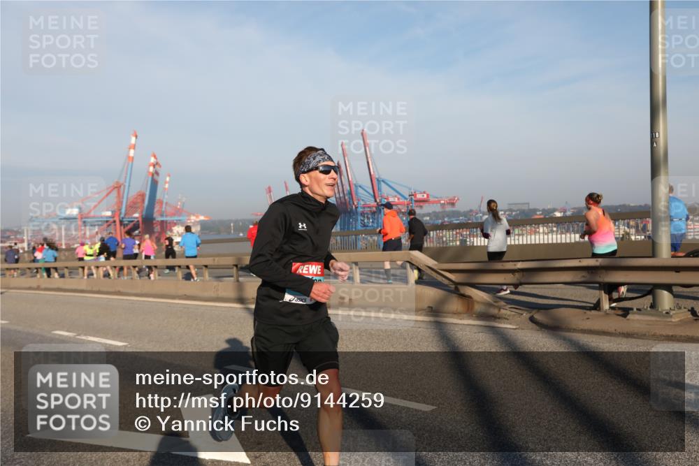 03.10.2025 - Köhlbrandbrückenlauf Yannick Fuchs http://msf.ph/oto/9144259 03.10.2025 08:32:14 Position 2 118 meine-sportfotos.de