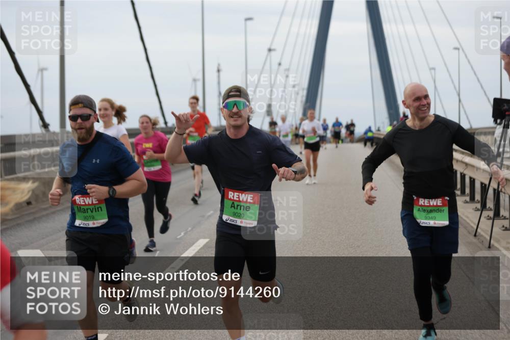 03.10.2025 - Köhlbrandbrückenlauf Jannik Wohlers http://msf.ph/oto/9144260 03.10.2025 15:45:32 Position 1 9019, 9020, 9349 meine-sportfotos.de