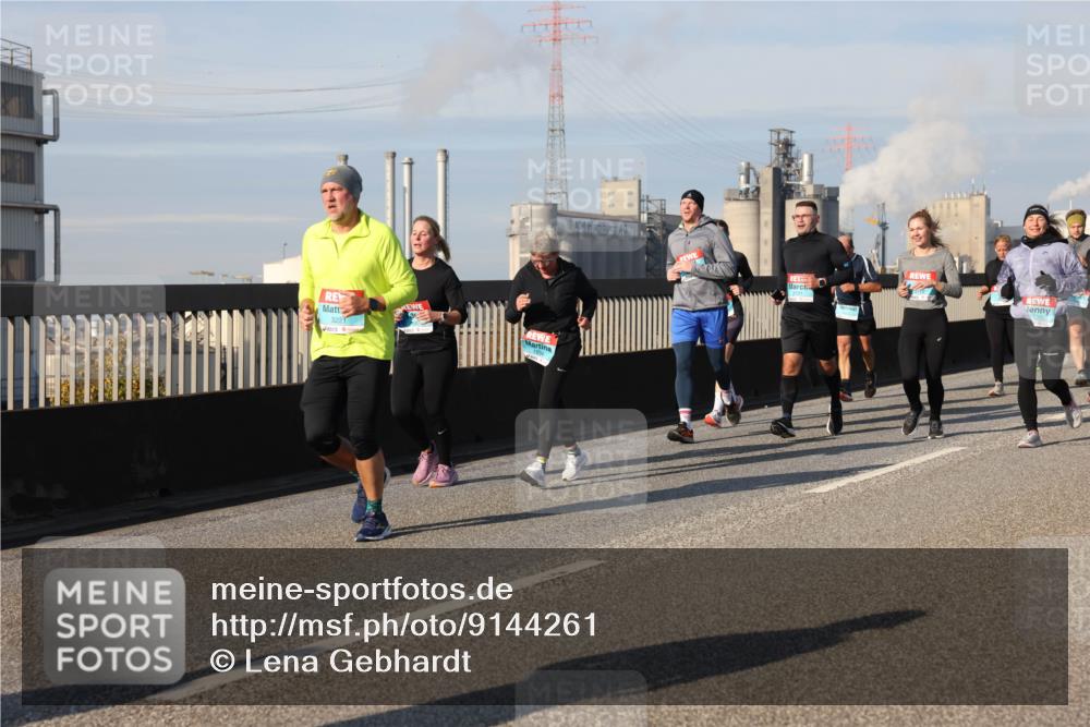 03.10.2025 - Köhlbrandbrückenlauf Lena Gebhardt http://msf.ph/oto/9144261 03.10.2025 10:02:02 Position 2 3221 meine-sportfotos.de