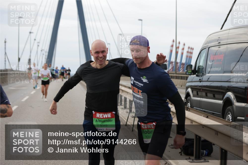 03.10.2025 - Köhlbrandbrückenlauf Jannik Wohlers http://msf.ph/oto/9144266 03.10.2025 15:45:32 Position 1 2025, 9349, 934 meine-sportfotos.de