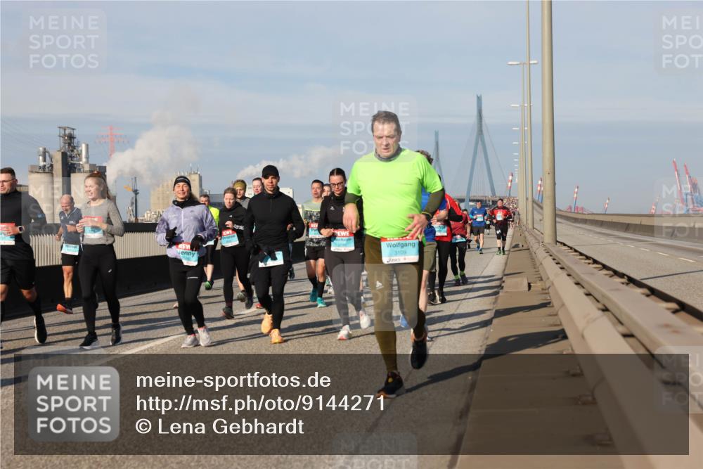 03.10.2025 - Köhlbrandbrückenlauf Lena Gebhardt http://msf.ph/oto/9144271 03.10.2025 10:02:02 Position 2 3109 meine-sportfotos.de
