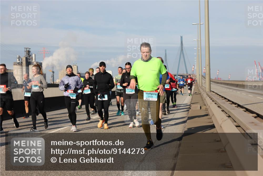 03.10.2025 - Köhlbrandbrückenlauf Lena Gebhardt http://msf.ph/oto/9144273 03.10.2025 10:02:02 Position 2 3109 meine-sportfotos.de