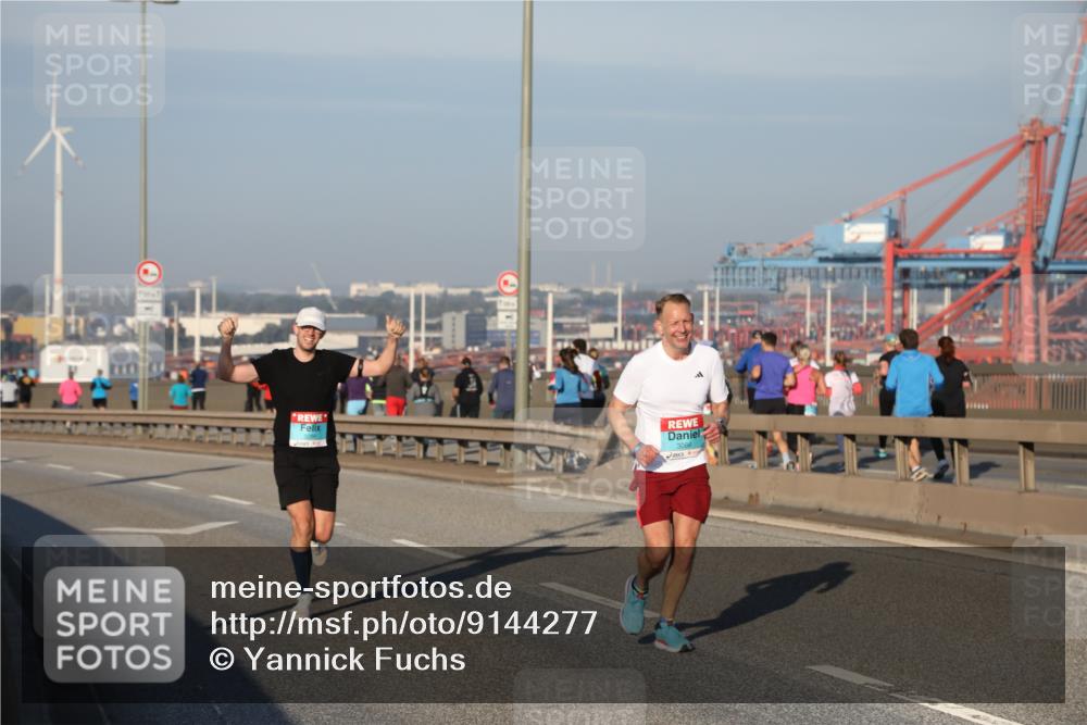 03.10.2025 - Köhlbrandbrückenlauf Yannick Fuchs http://msf.ph/oto/9144277 03.10.2025 08:32:17 Position 2 3086 meine-sportfotos.de
