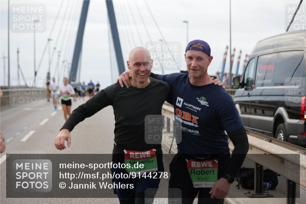 03.10.2025 - Köhlbrandbrückenlauf Jannik Wohlers http://msf.ph/oto/9144278 03.10.2025 15:45:33 Position 1 2025, 9349, 9348 meine-sportfotos.de