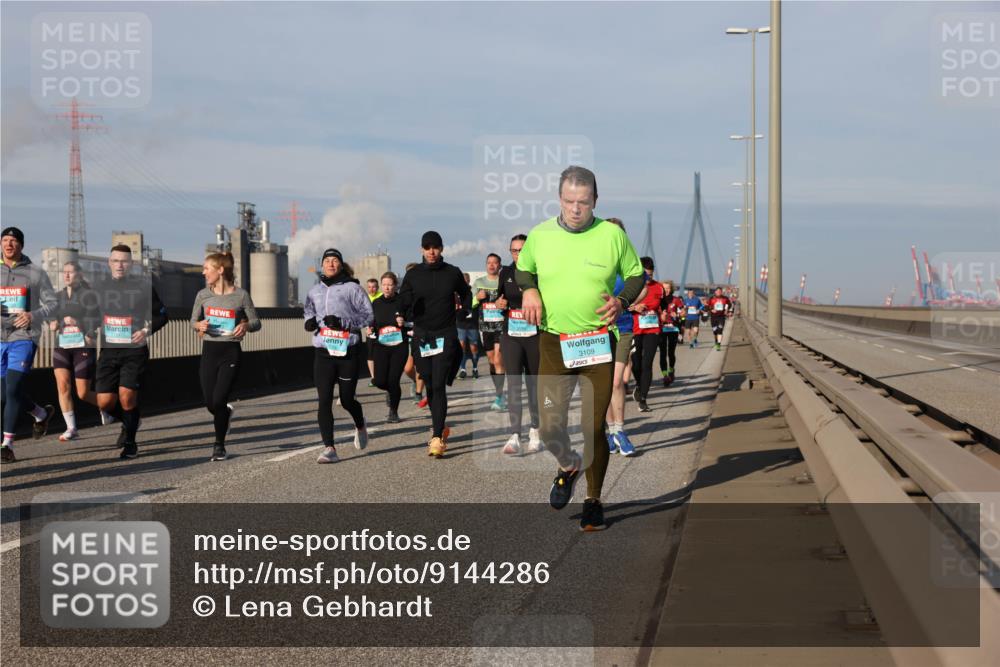 03.10.2025 - Köhlbrandbrückenlauf Lena Gebhardt http://msf.ph/oto/9144286 03.10.2025 10:02:03 Position 2 3109 meine-sportfotos.de
