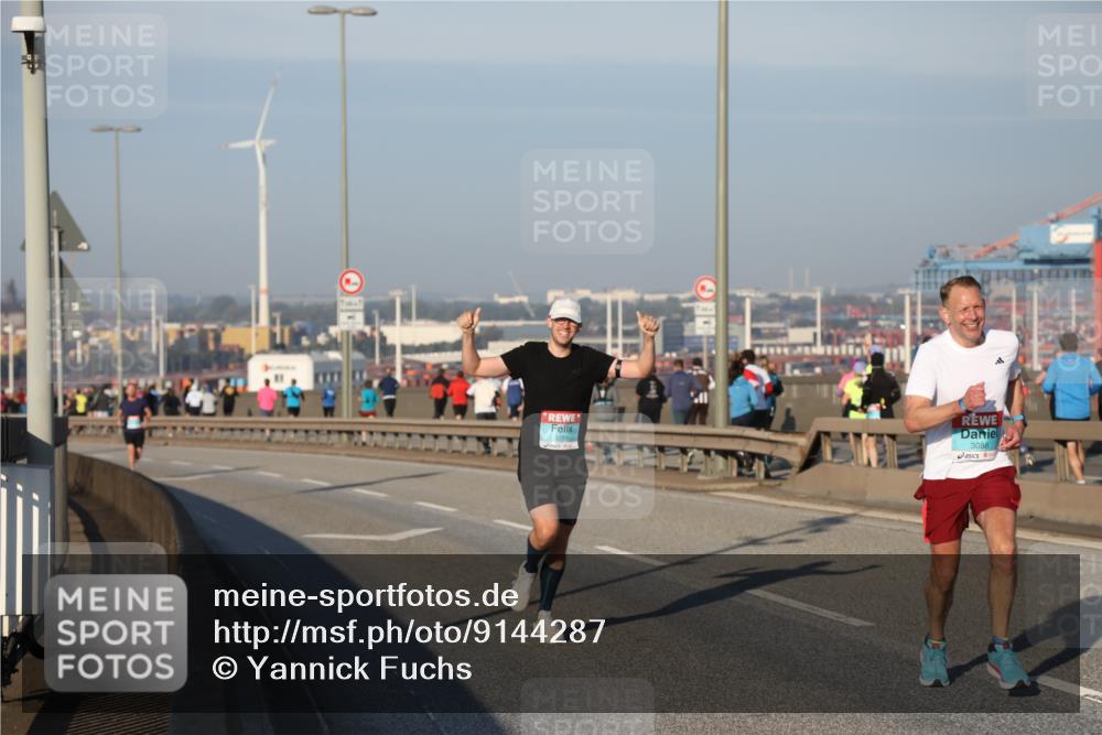 03.10.2025 - Köhlbrandbrückenlauf Yannick Fuchs http://msf.ph/oto/9144287 03.10.2025 08:32:18 Position 2 3086 meine-sportfotos.de