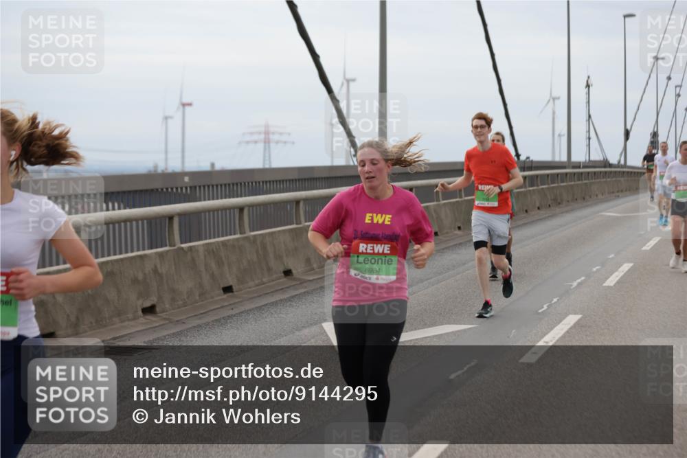 03.10.2025 - Köhlbrandbrückenlauf Jannik Wohlers http://msf.ph/oto/9144295 03.10.2025 15:45:34 Position 1 8984 meine-sportfotos.de