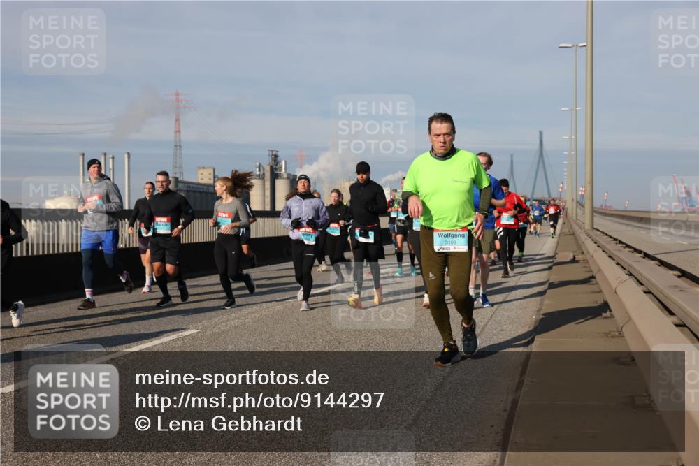 03.10.2025 - Köhlbrandbrückenlauf Lena Gebhardt http://msf.ph/oto/9144297 03.10.2025 10:02:03 Position 2 3109 meine-sportfotos.de