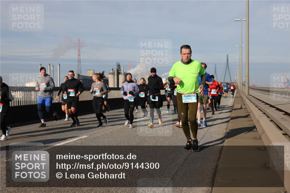 03.10.2025 - Köhlbrandbrückenlauf Lena Gebhardt http://msf.ph/oto/9144300 03.10.2025 10:02:03 Position 2 3109 meine-sportfotos.de