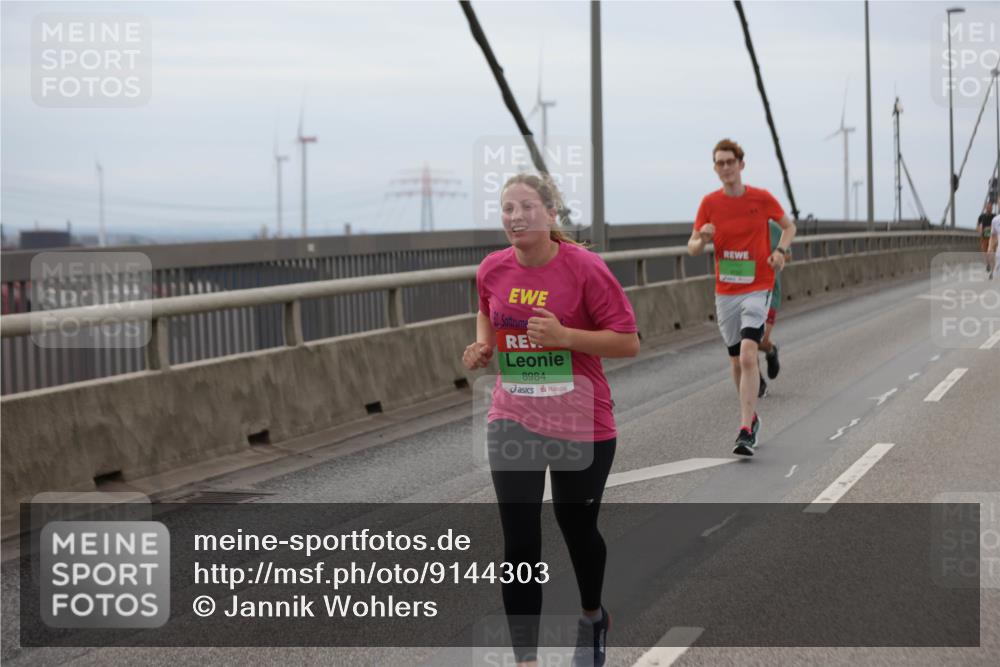 03.10.2025 - Köhlbrandbrückenlauf Jannik Wohlers http://msf.ph/oto/9144303 03.10.2025 15:45:34 Position 1 3, 8984 meine-sportfotos.de