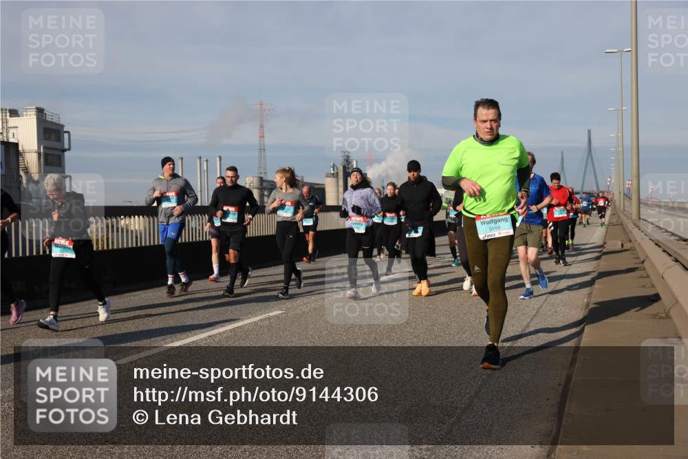 03.10.2025 - Köhlbrandbrückenlauf Lena Gebhardt http://msf.ph/oto/9144306 03.10.2025 10:02:04 Position 2 3109 meine-sportfotos.de