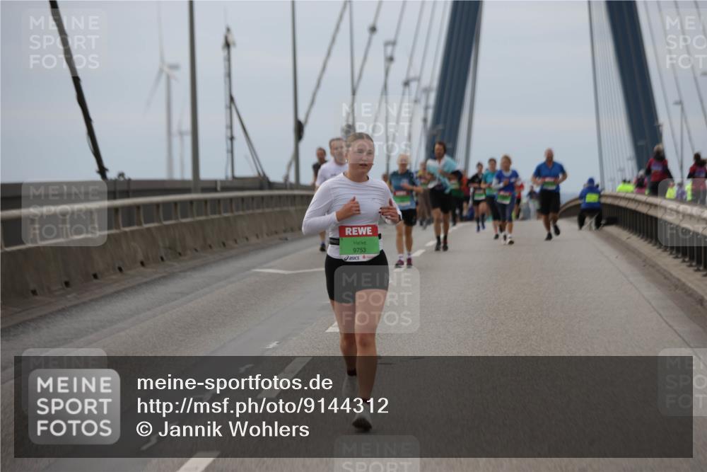 03.10.2025 - Köhlbrandbrückenlauf Jannik Wohlers http://msf.ph/oto/9144312 03.10.2025 15:45:35 Position 1 9753 meine-sportfotos.de